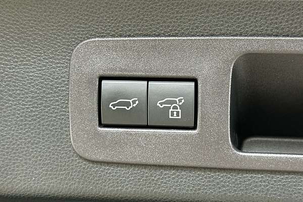 2024 Toyota Landcruiser Sahara FJA300R