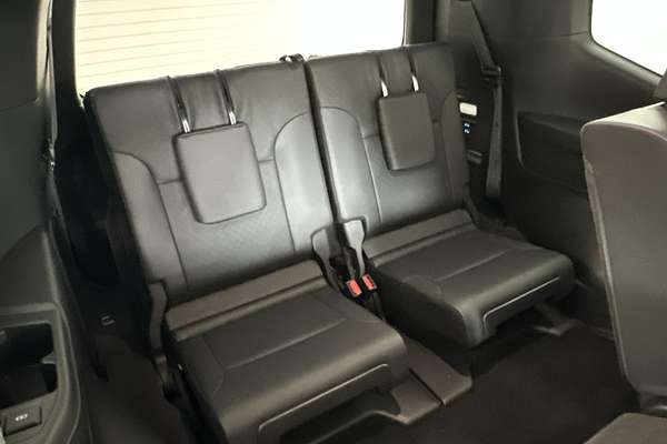 2024 Toyota Landcruiser Sahara FJA300R