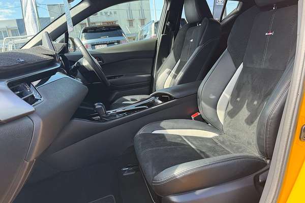 2022 Toyota C-HR GR Sport ZYX10R