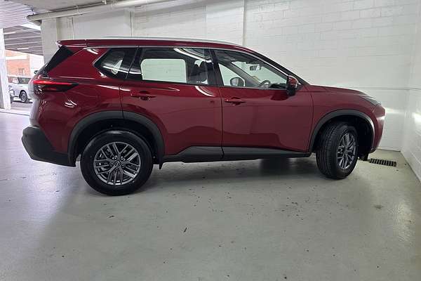 2025 Nissan X-TRAIL ST T33