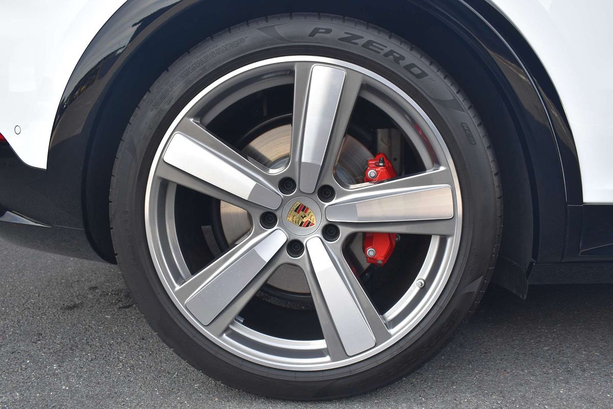 2024 Porsche Cayenne GTS 9YA II