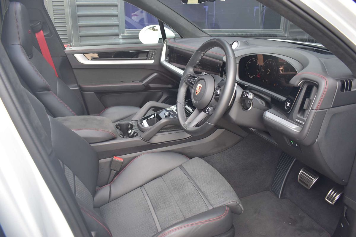2024 Porsche Cayenne GTS 9YA II
