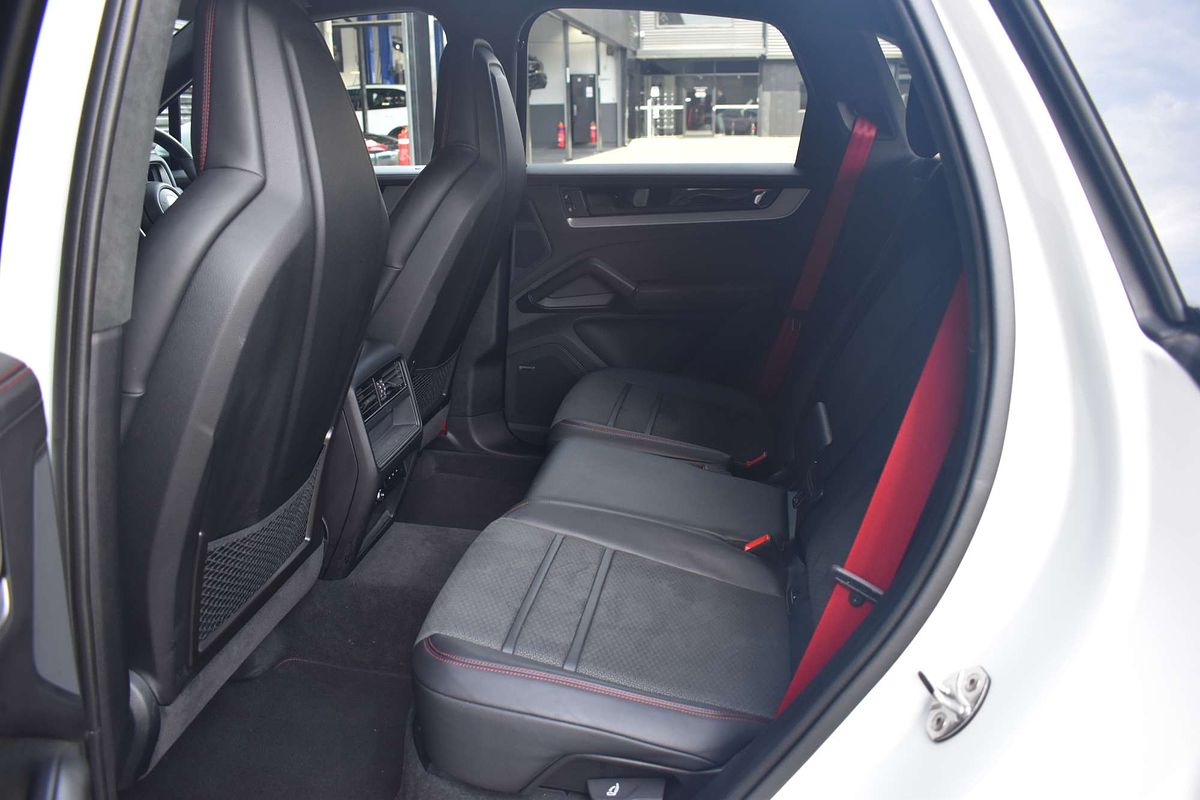 2024 Porsche Cayenne GTS 9YA II