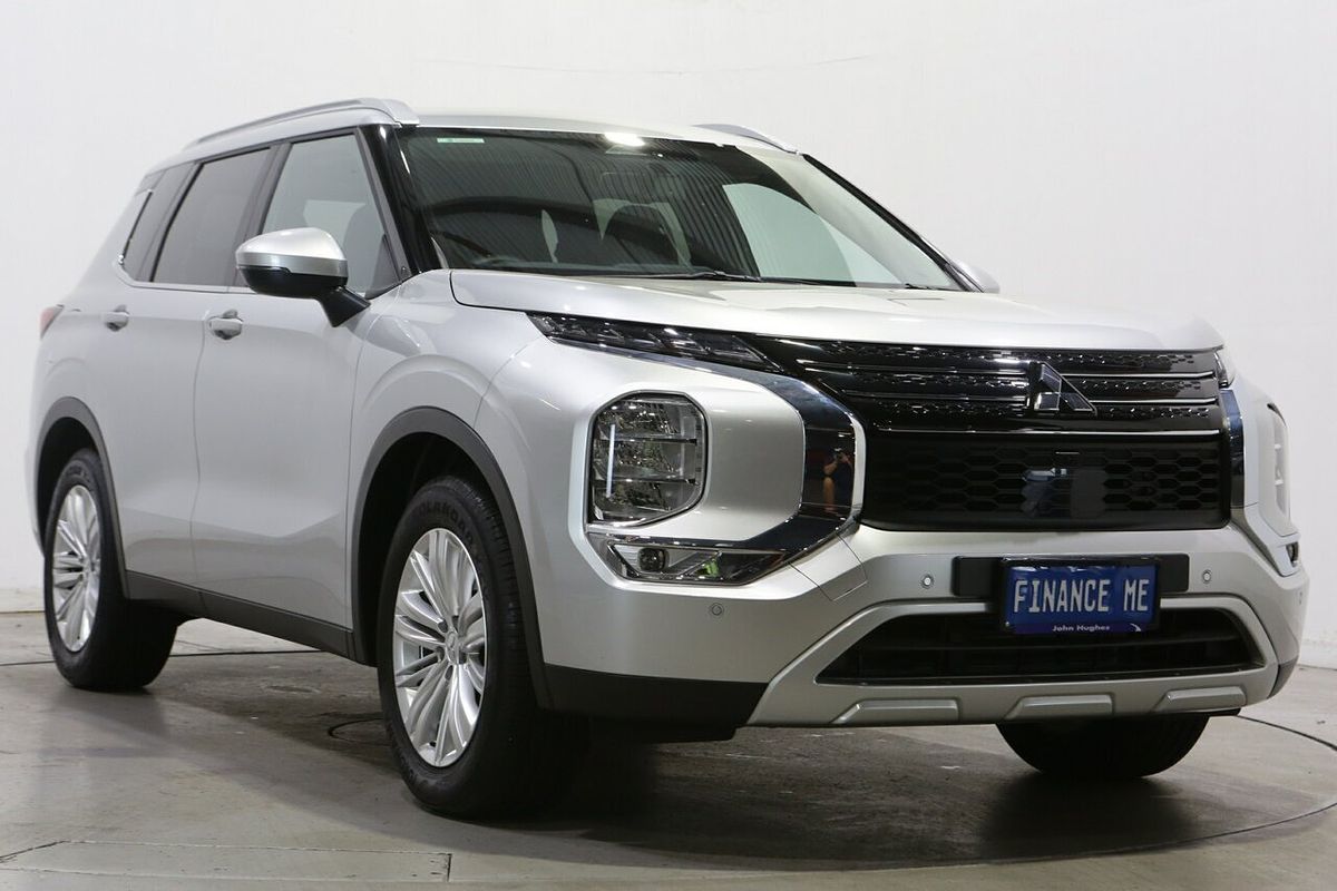 2024 Mitsubishi Outlander LS ZM