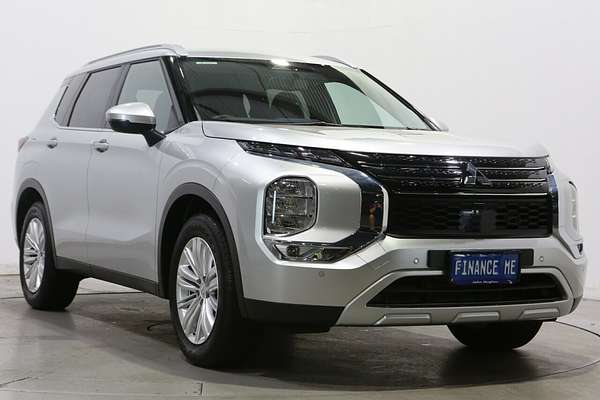 2024 Mitsubishi Outlander LS ZM