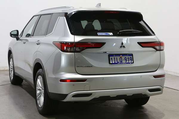 2024 Mitsubishi Outlander LS ZM