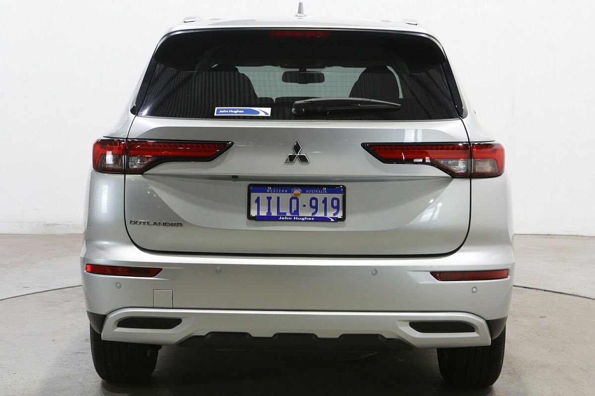 2024 Mitsubishi Outlander LS ZM