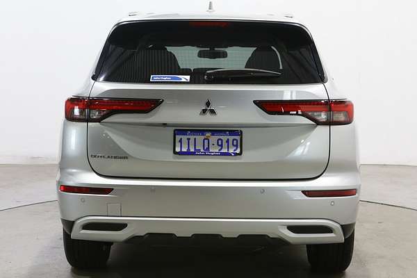 2024 Mitsubishi Outlander LS ZM