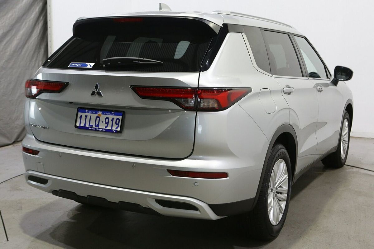2024 Mitsubishi Outlander LS ZM