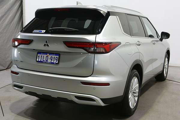 2024 Mitsubishi Outlander LS ZM