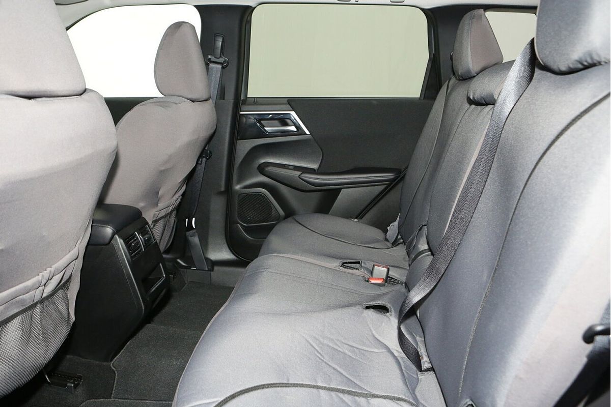 2024 Mitsubishi Outlander LS ZM