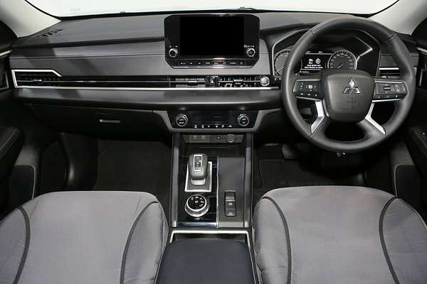 2024 Mitsubishi Outlander LS ZM