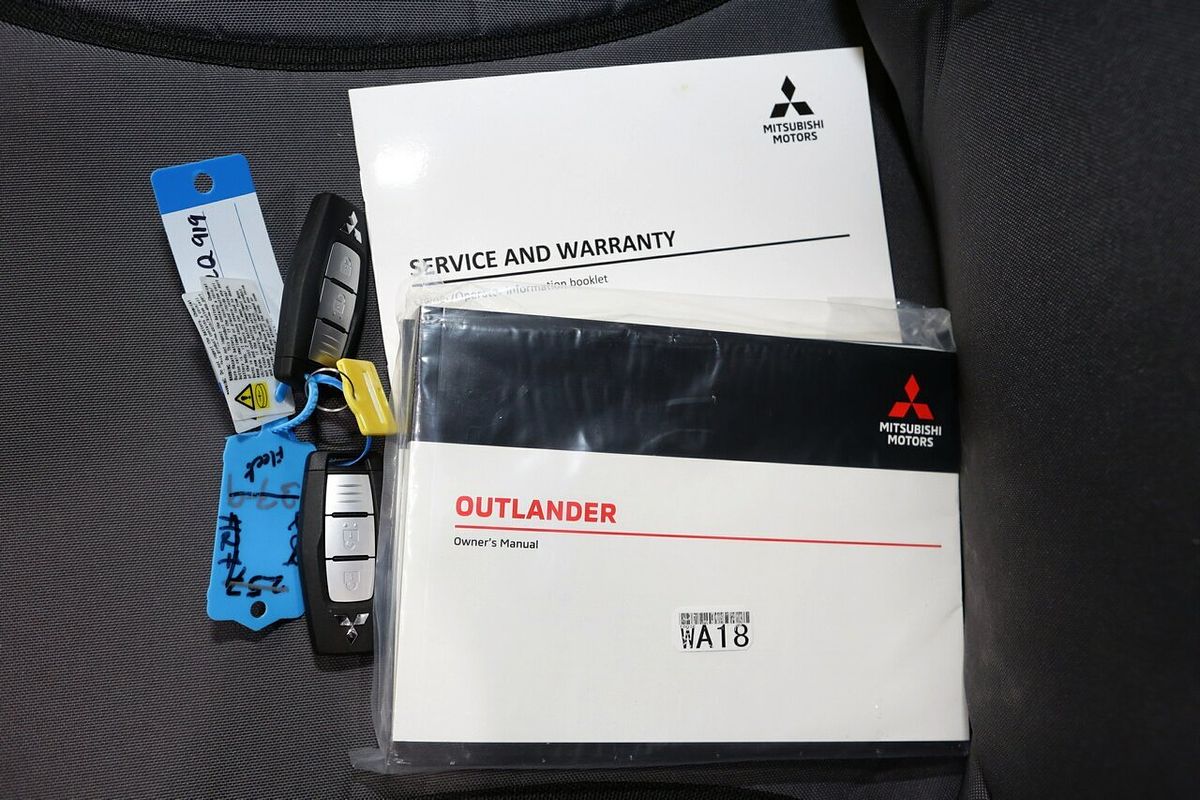2024 Mitsubishi Outlander LS ZM