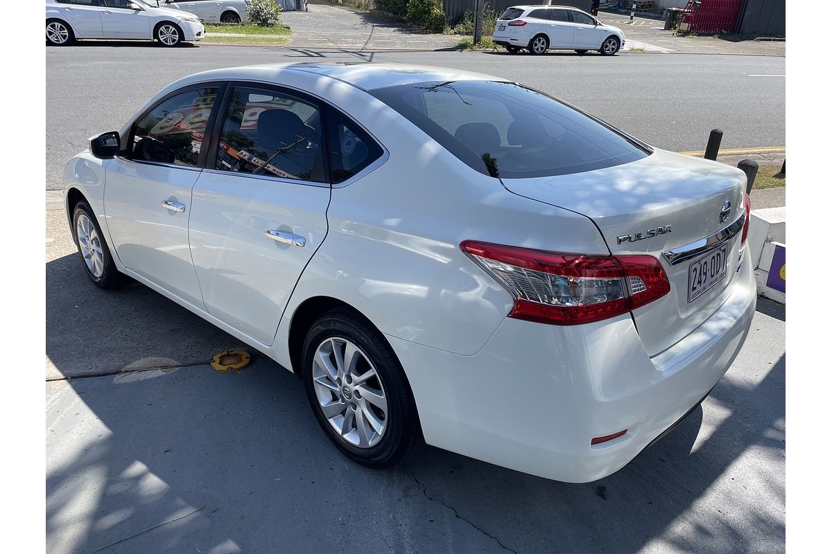 2013 Nissan Pulsar ST B17