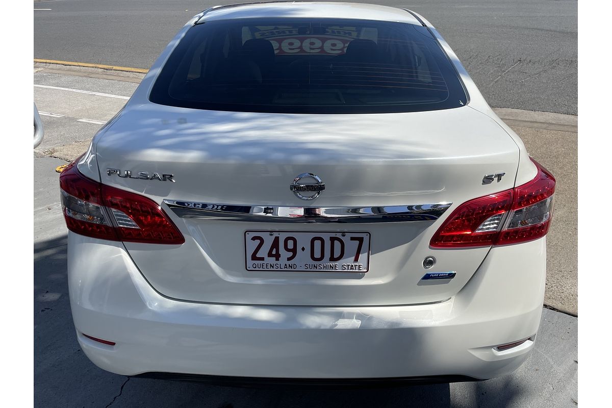 2013 Nissan Pulsar ST B17