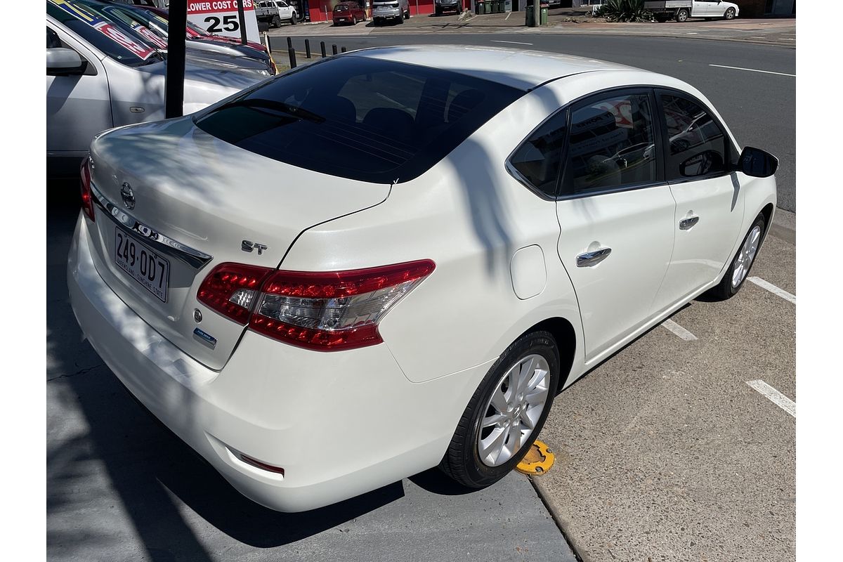 2013 Nissan Pulsar ST B17
