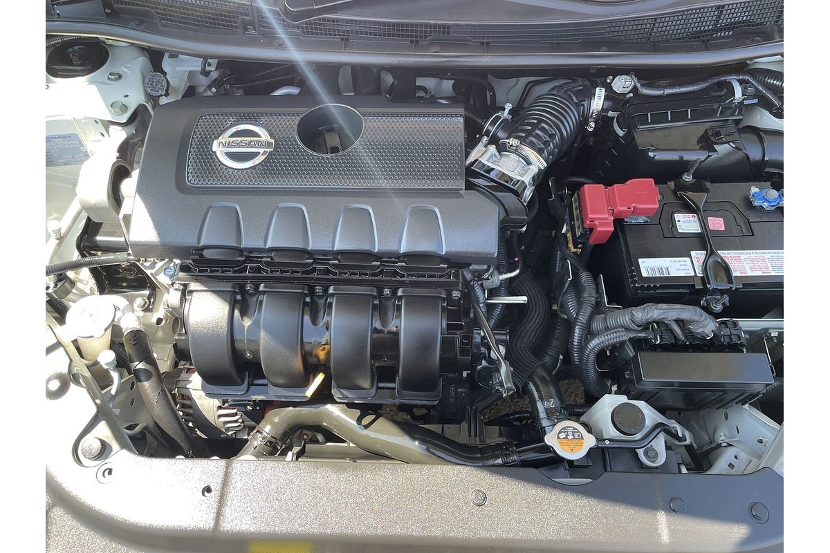 2013 Nissan Pulsar ST B17