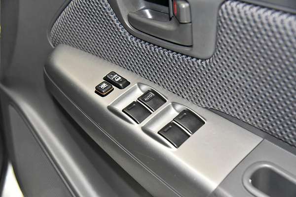 2013 Toyota Hilux SR5 KUN26R 4X4