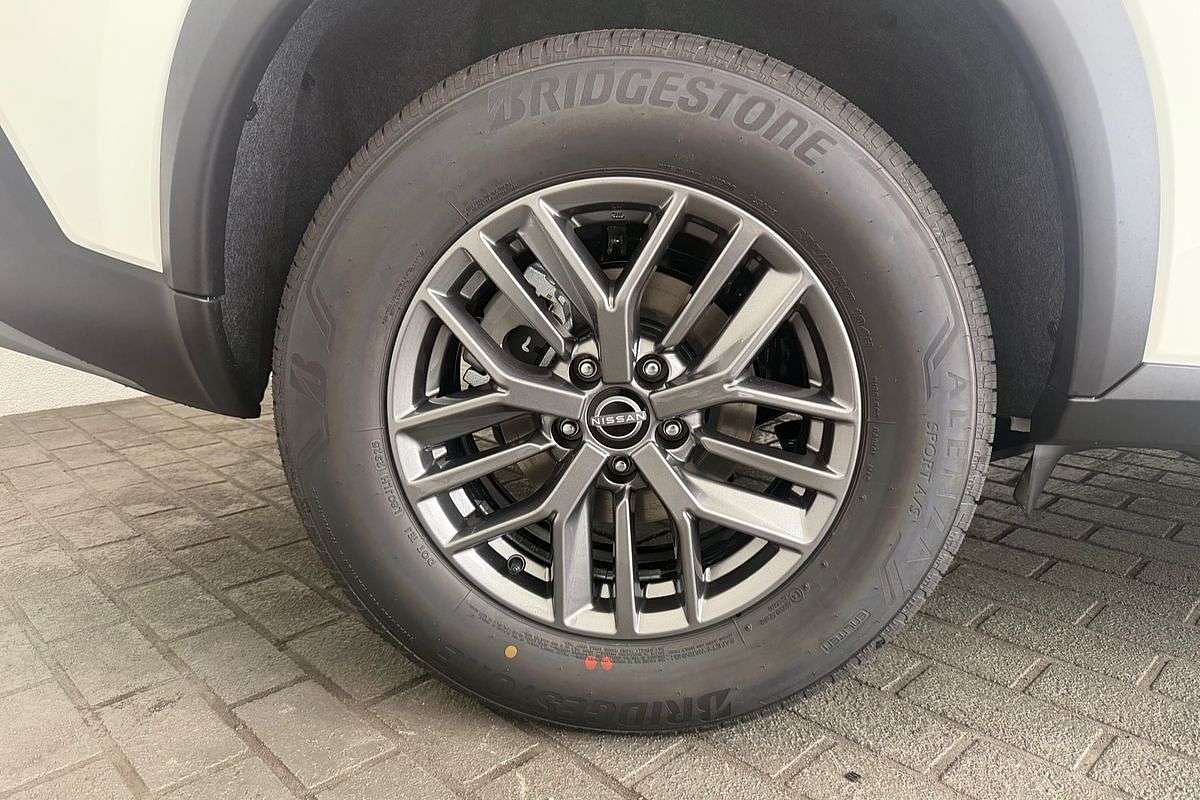 2025 Nissan X-TRAIL ST T33