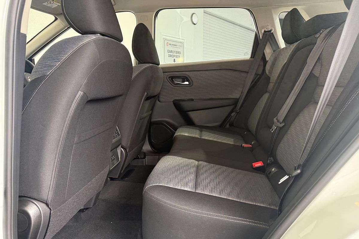 2025 Nissan X-TRAIL ST T33