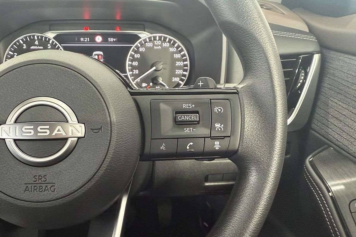 2025 Nissan X-TRAIL ST T33