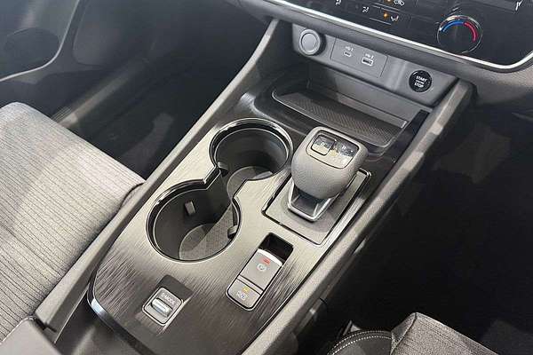 2025 Nissan X-TRAIL ST T33