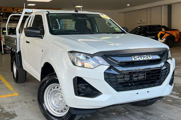 2025 Isuzu D-MAX SX 4X4