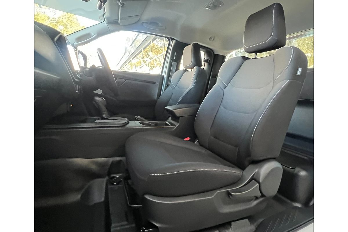 2025 Isuzu D-MAX SX 4X4