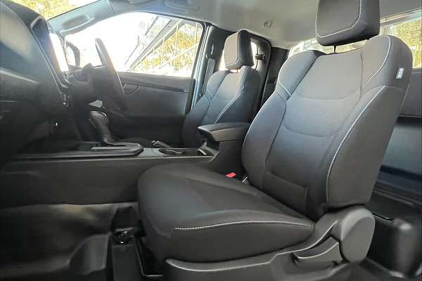 2025 Isuzu D-MAX SX 4X4