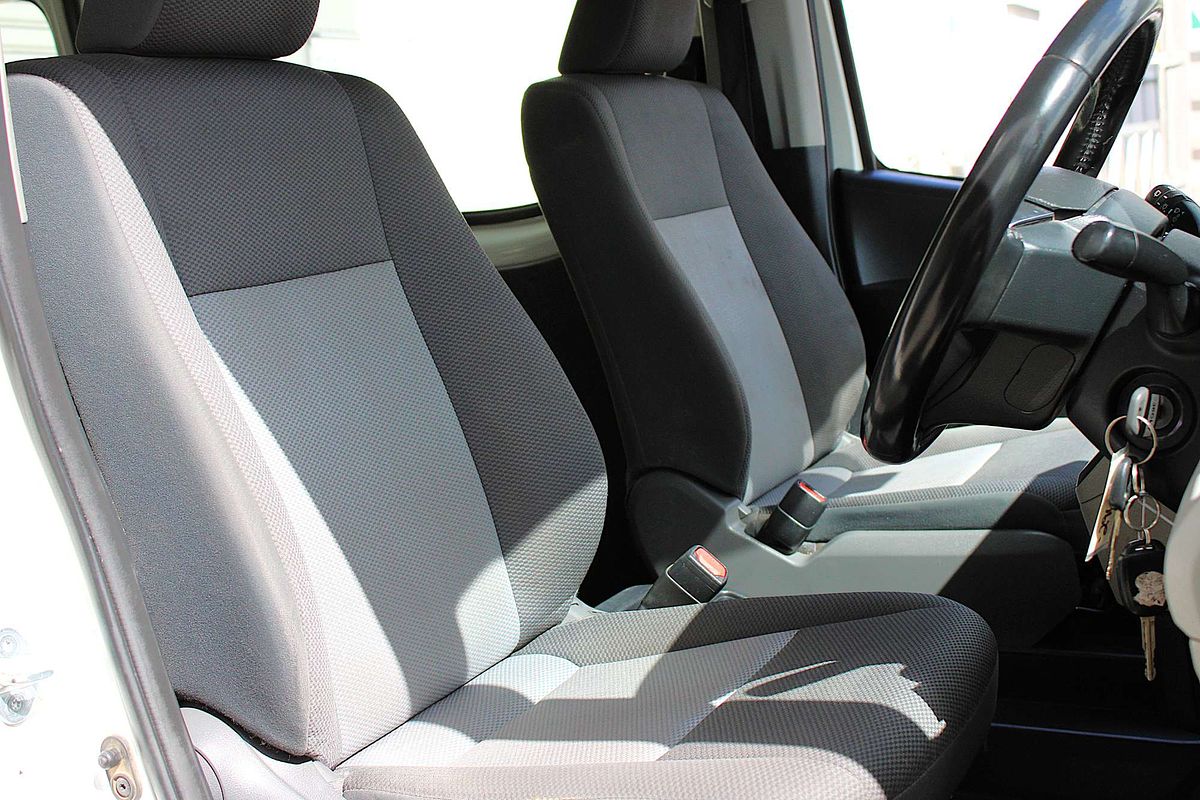 2021 Toyota Hiace Commuter GDH322R ELWB High Roof