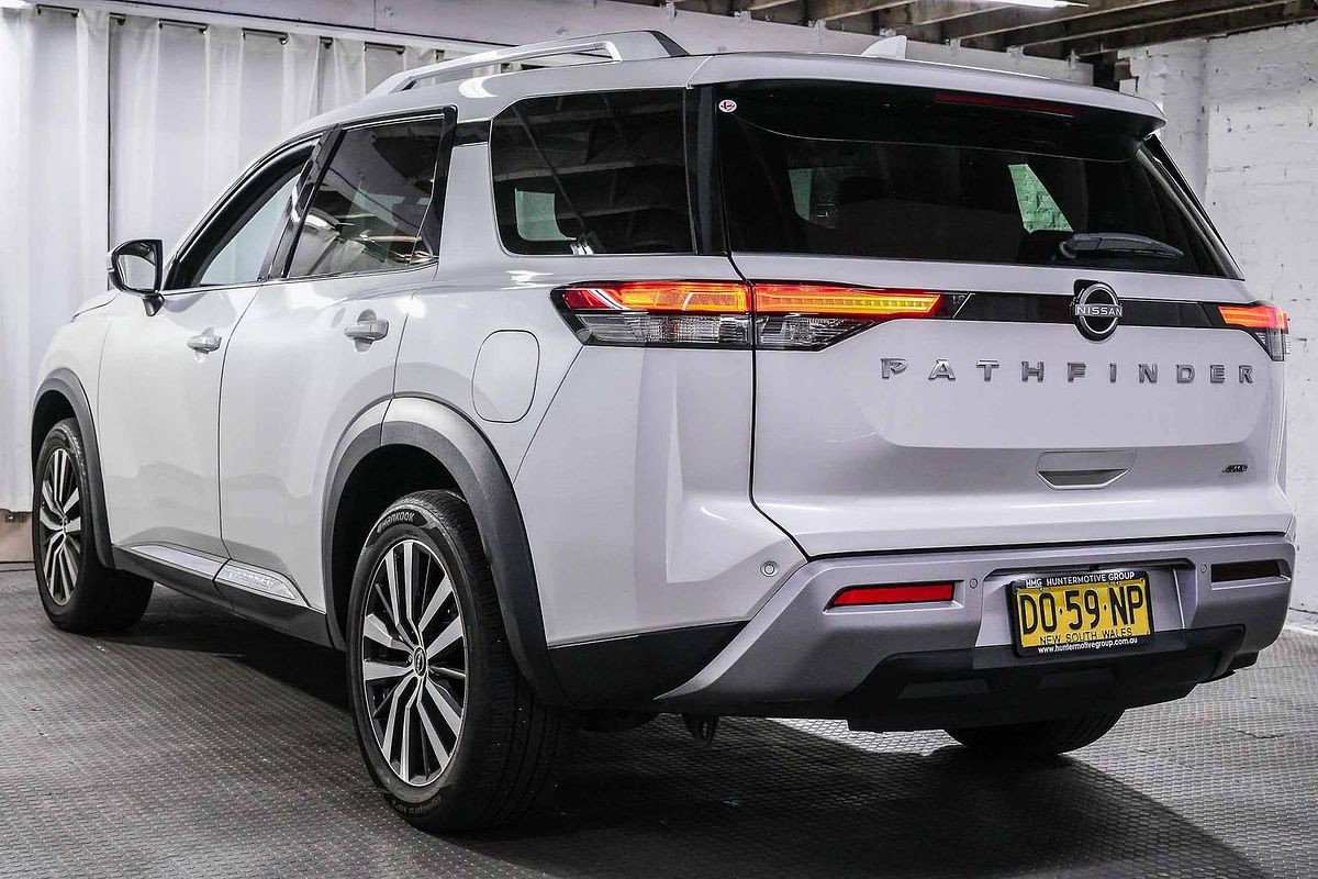 2023 Nissan Pathfinder Ti-L R53
