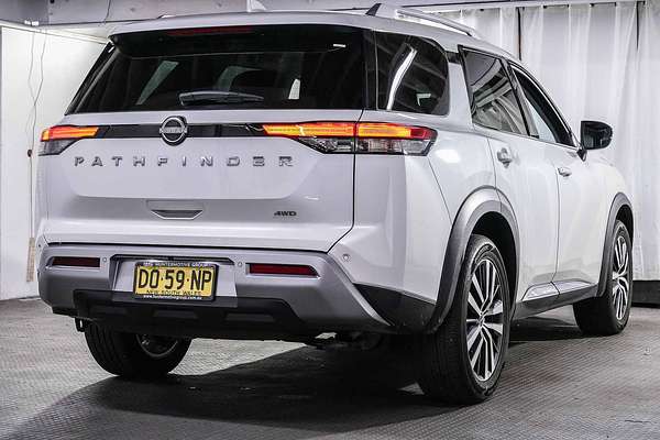 2023 Nissan Pathfinder Ti-L R53