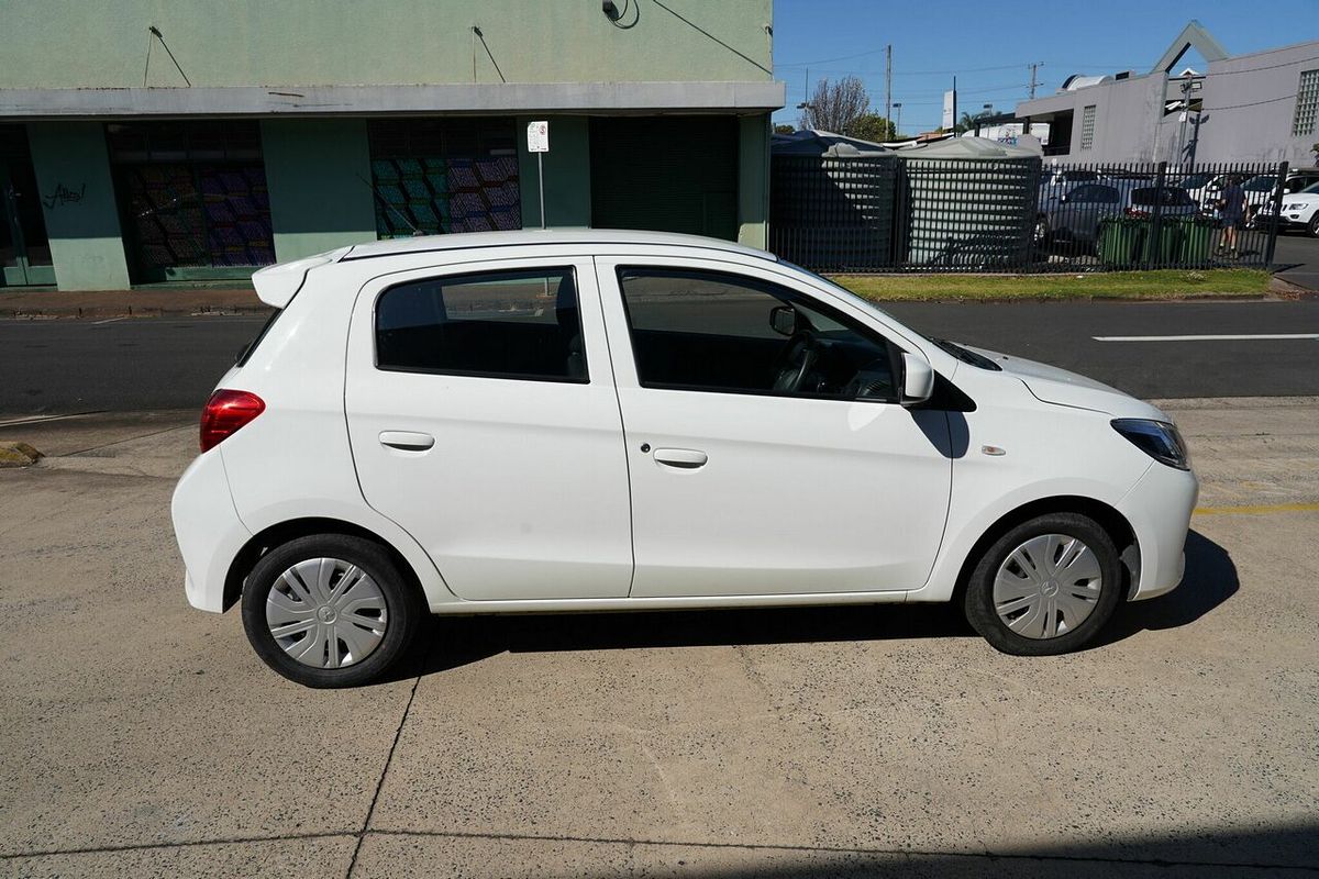 2021 Mitsubishi Mirage ES LB