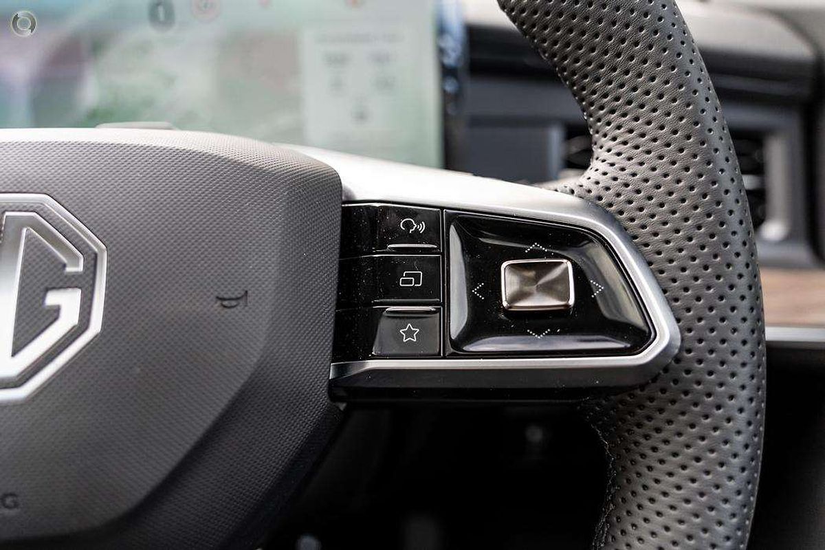 2025 MG QS Essence IS31