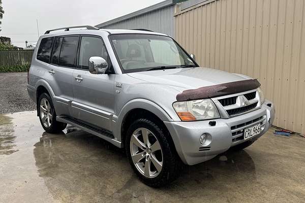 2005 Mitsubishi Pajero 4WD 3.8P EXCEED LWB