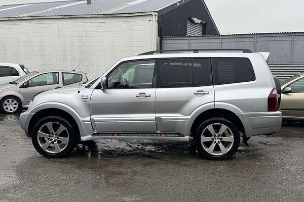 2005 Mitsubishi Pajero 4WD 3.8P EXCEED LWB