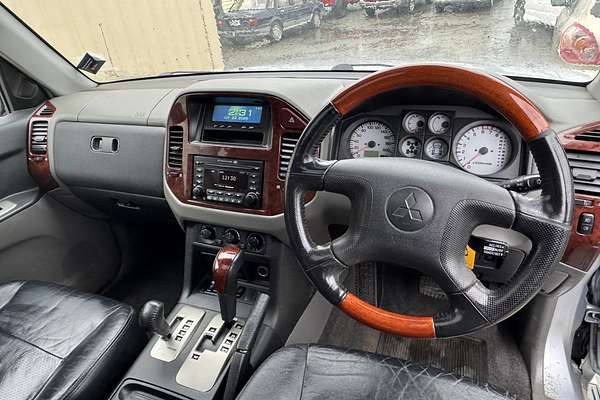 2005 Mitsubishi Pajero 4WD 3.8P EXCEED LWB
