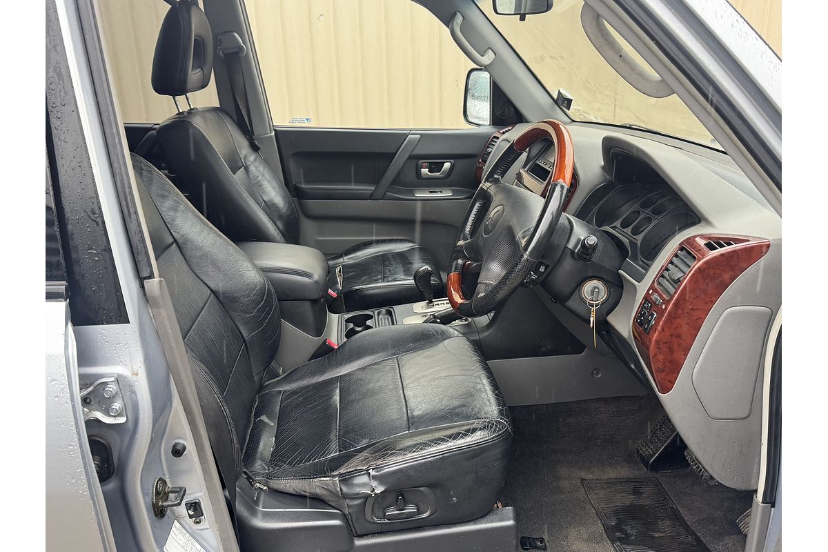 2005 Mitsubishi Pajero 4WD 3.8P EXCEED LWB