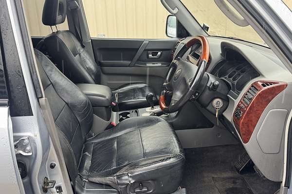 2005 Mitsubishi Pajero 4WD 3.8P EXCEED LWB