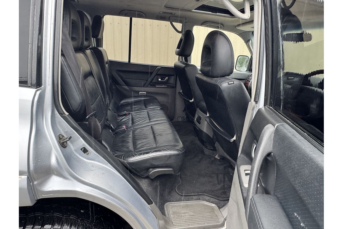 2005 Mitsubishi Pajero 4WD 3.8P EXCEED LWB
