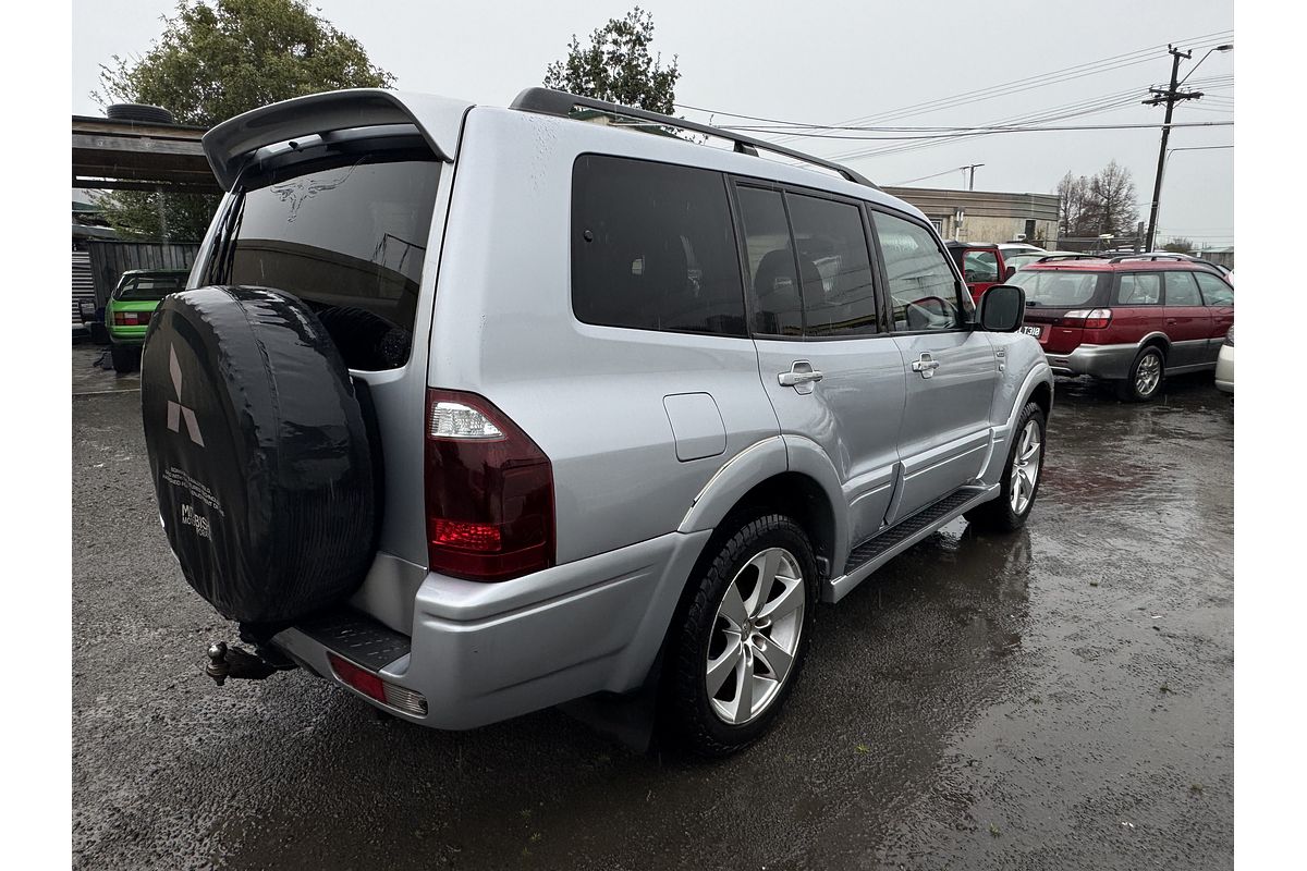 2005 Mitsubishi Pajero 4WD 3.8P EXCEED LWB