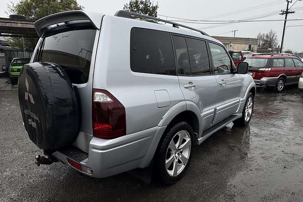 2005 Mitsubishi Pajero 4WD 3.8P EXCEED LWB