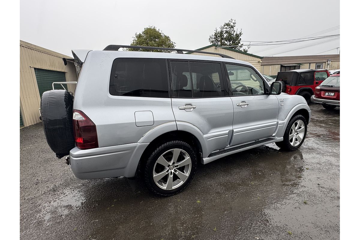 2005 Mitsubishi Pajero 4WD 3.8P EXCEED LWB