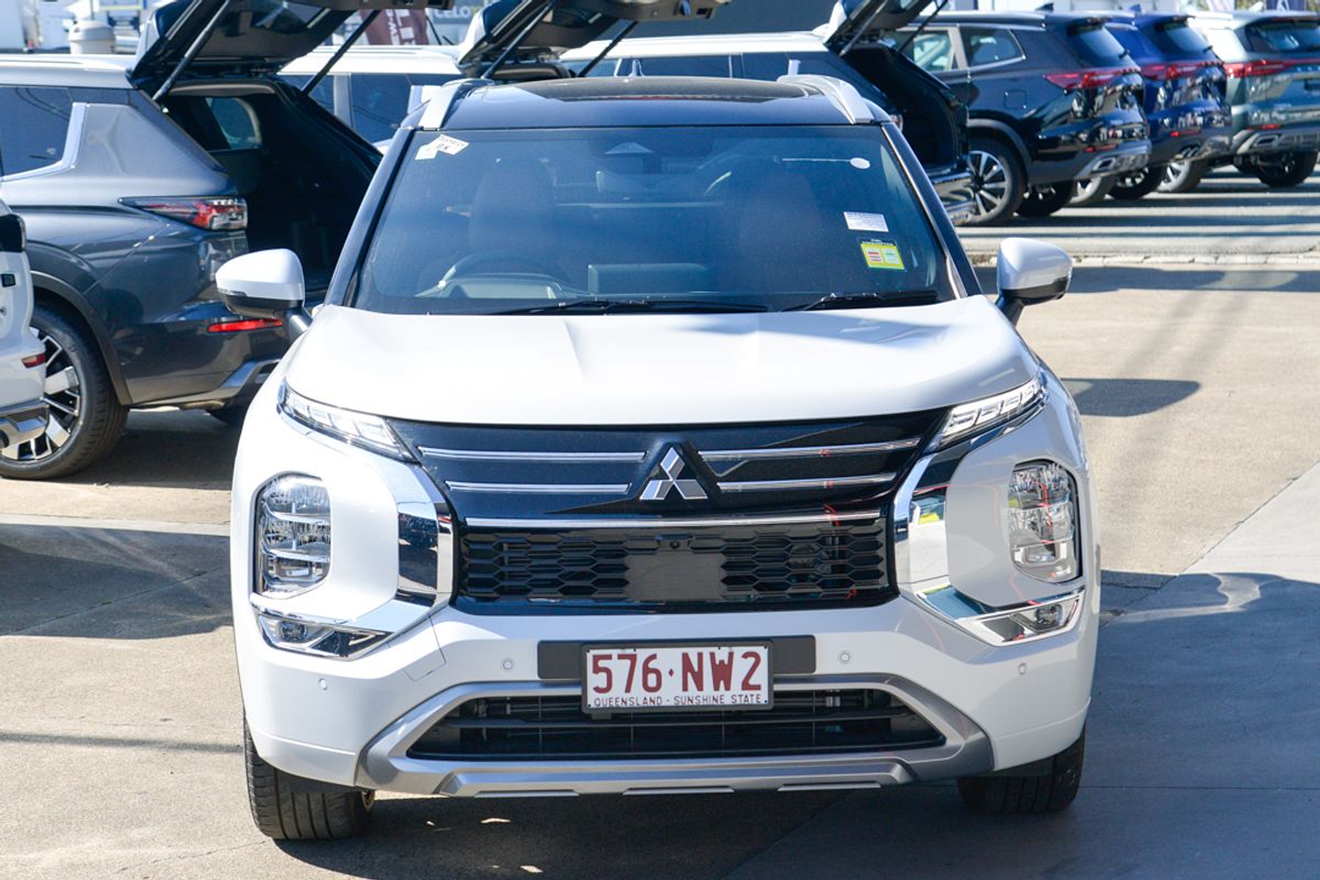 2025 Mitsubishi Outlander Exceed Tourer ZM