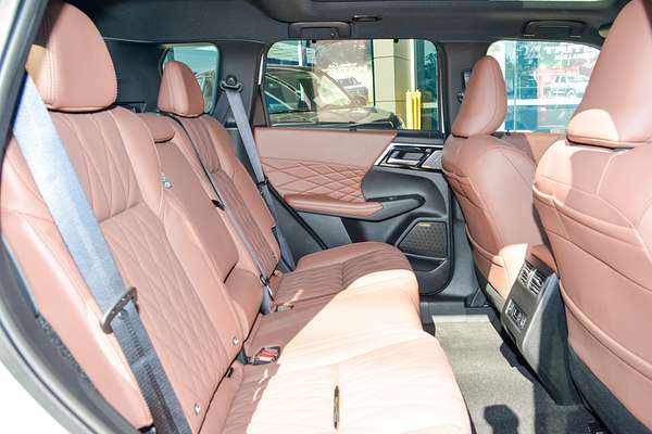 2025 Mitsubishi Outlander Exceed Tourer ZM