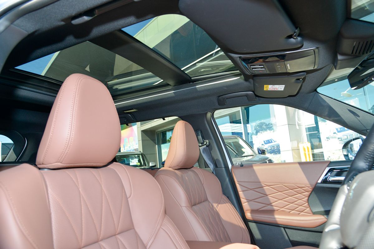 2025 Mitsubishi Outlander Exceed Tourer ZM