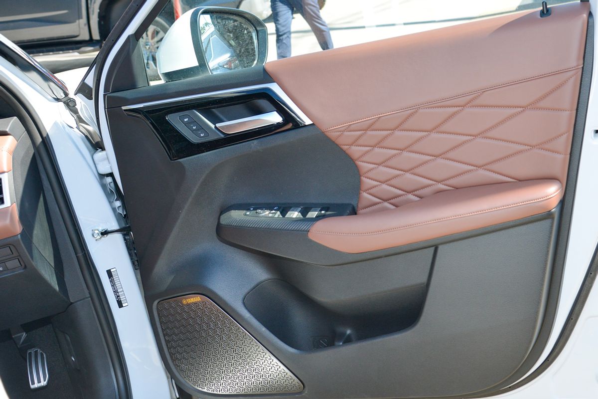 2025 Mitsubishi Outlander Exceed Tourer ZM