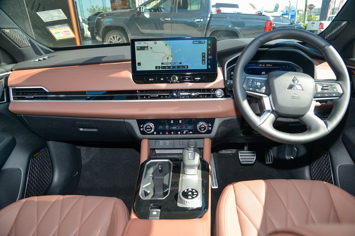 2025 Mitsubishi Outlander Exceed Tourer ZM
