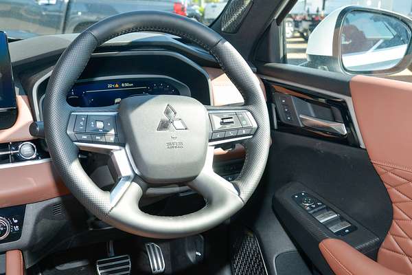 2025 Mitsubishi Outlander Exceed Tourer ZM
