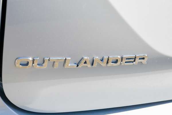 2025 Mitsubishi Outlander Exceed Tourer ZM